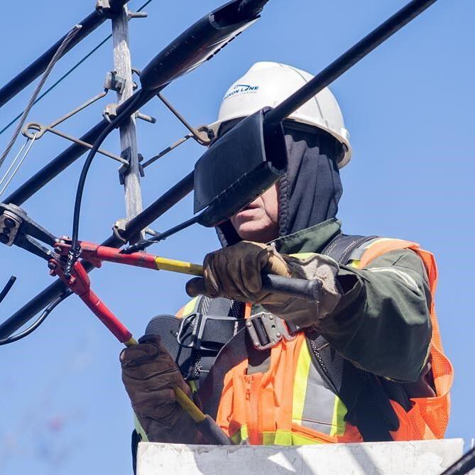 Frustration mounts for Quebecers still without power five days after ice storm